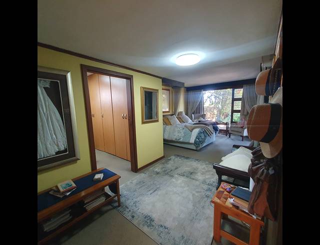 4 BEDROOM FREEHOLD FOR SALE IN PARKHILL GARDENS